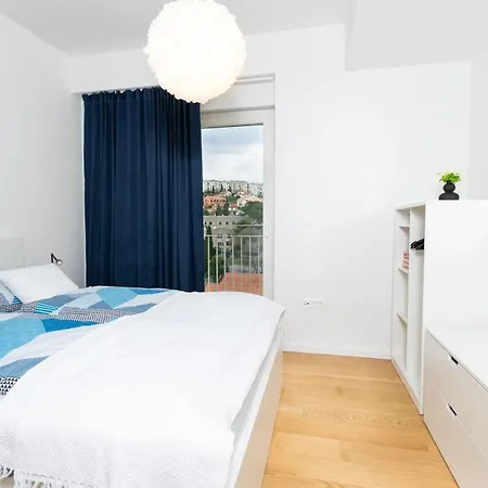 Pia Apartment *